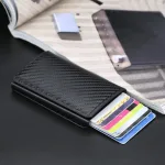 étui porte-cartes homme motif carbone
