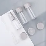 produits de toilette en flacons de 100ml