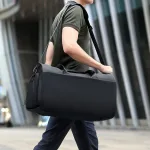 sac bandoulière noir pour costume