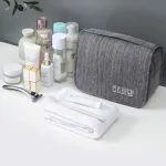 trousse de salle de bain pour les déplacements