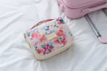 trousse de toilette avec motifs de fleurs colorées