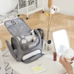 trousse de toilette gris à suspendre