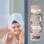 trousse de toilette suspendue en tissus colorés