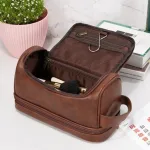 trousse de toilette suspendue vintage